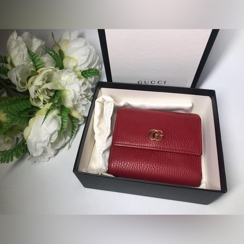 Gucci trifold wallet red